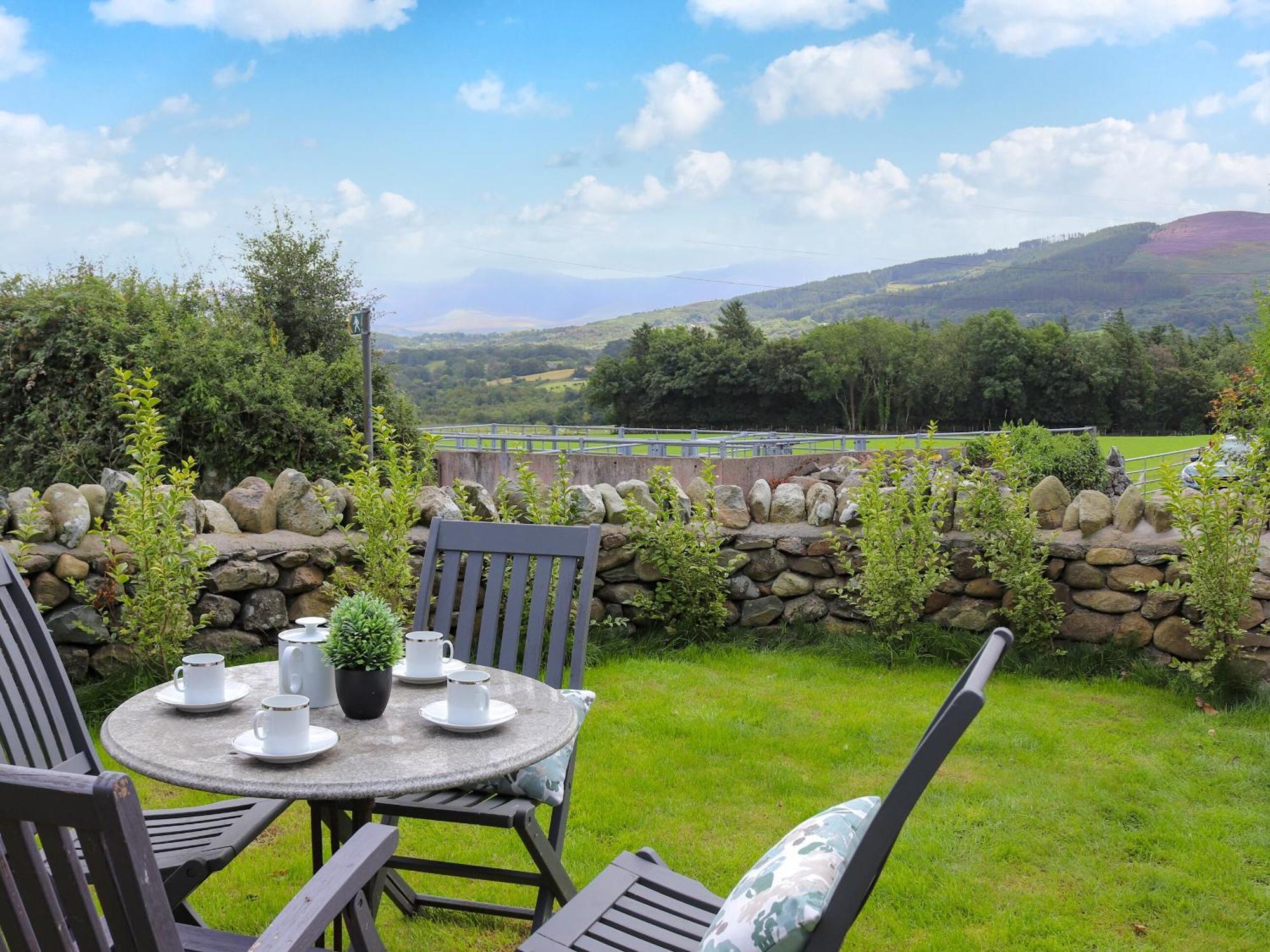 Pencefn Cottage Llanddeiniolen Exterior photo